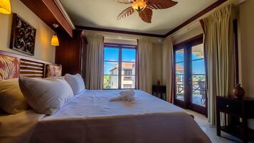 2 bedrooms, in-room safe, desk, iron/ironing board