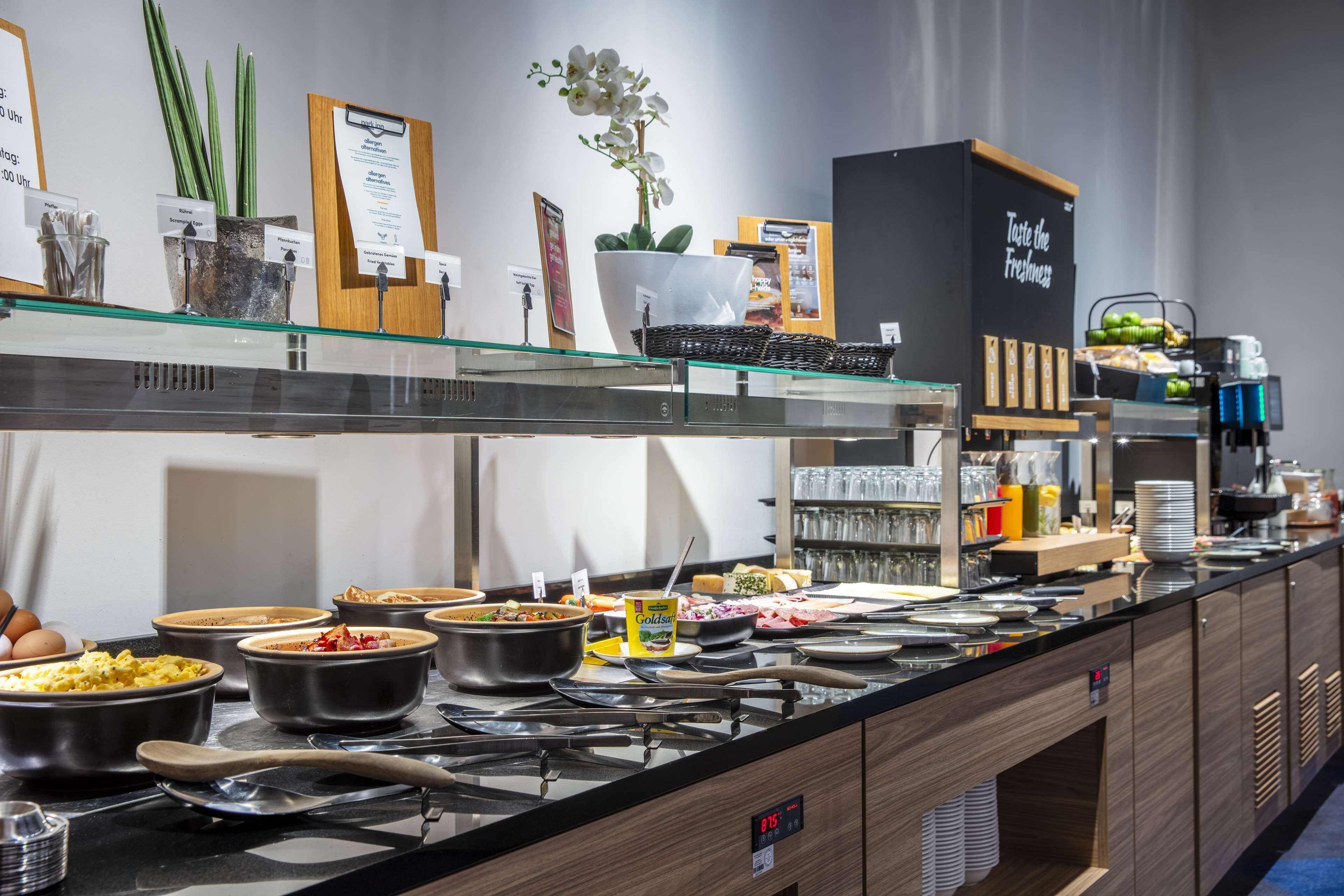 Tägliches Frühstücksbuffet gegen Gebühr