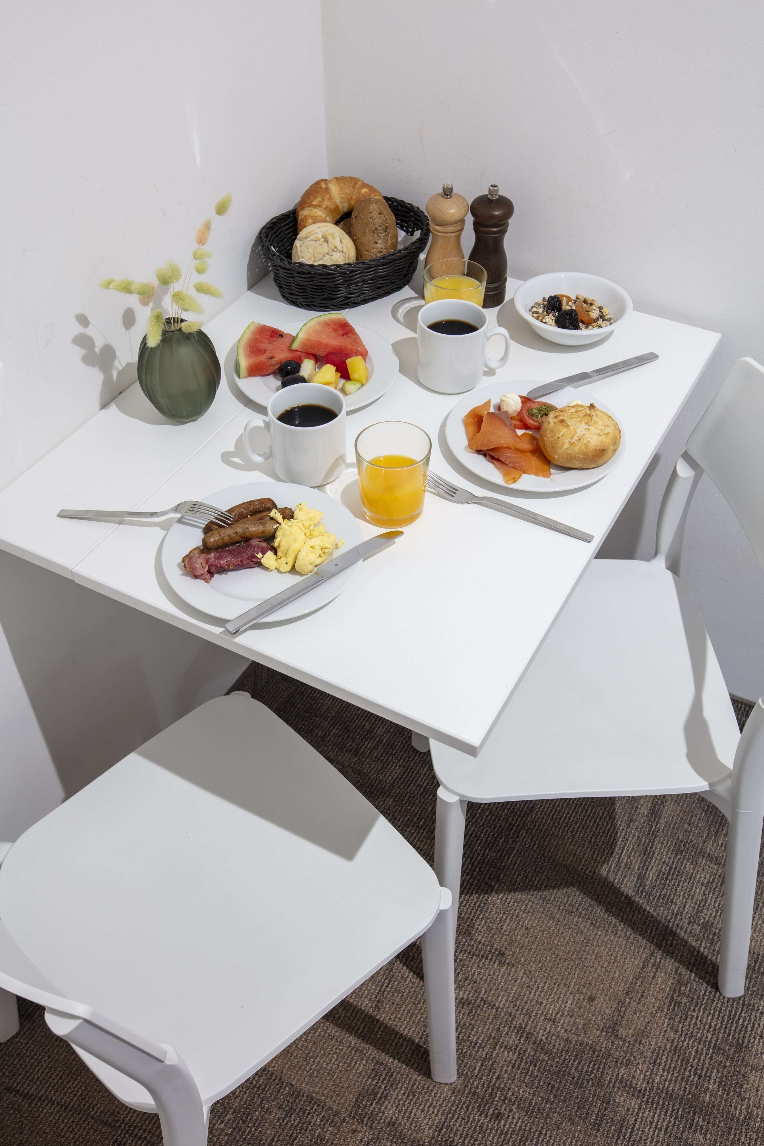 standard room, kitchenette | private kitchenette | mini-fridge, coffee/tea maker, electric kettle