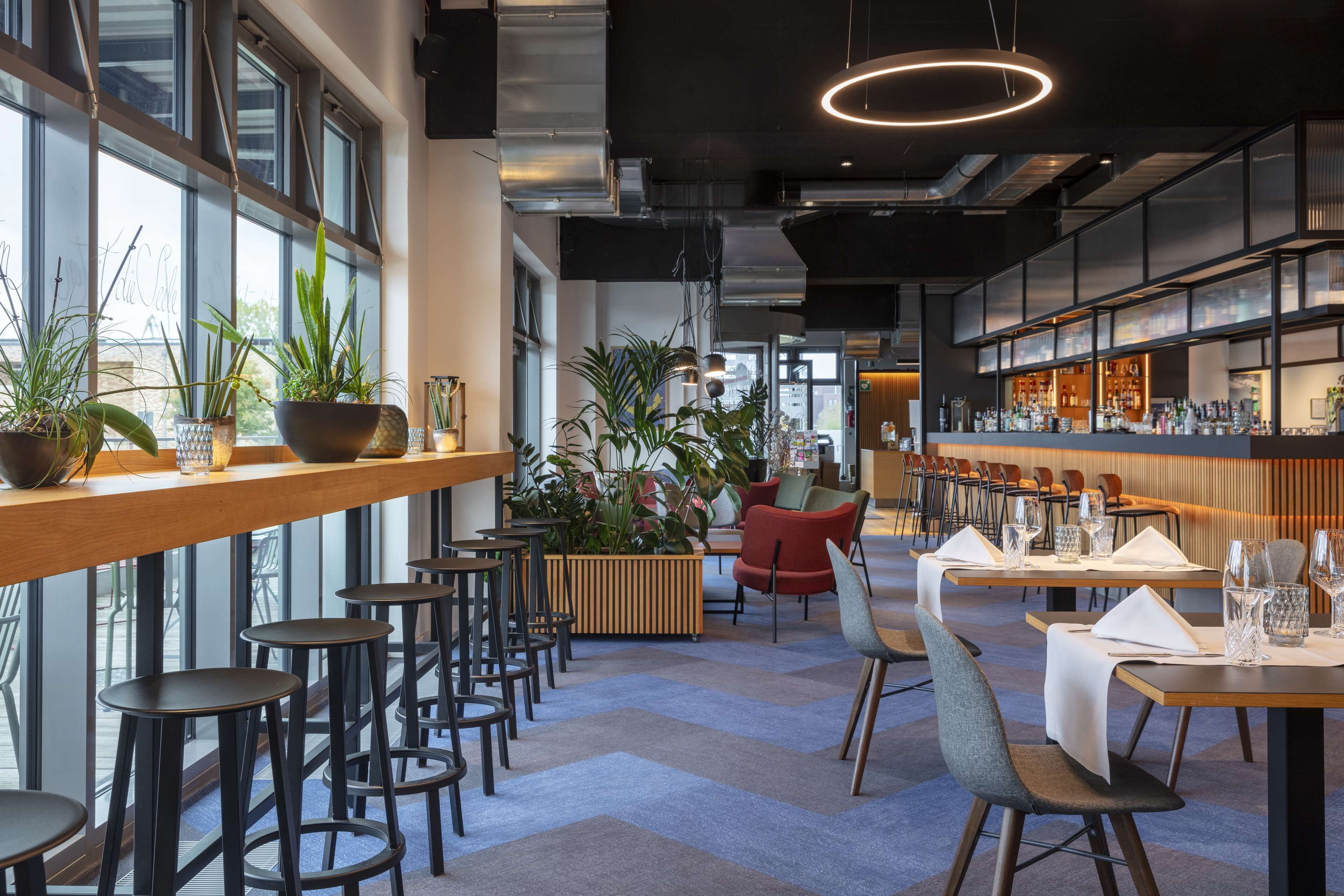 Ze serveren er ontbijt, lunch en diner 