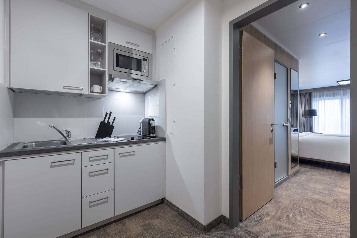 standard room, kitchenette | private kitchenette | mini-fridge, coffee/tea maker, electric kettle