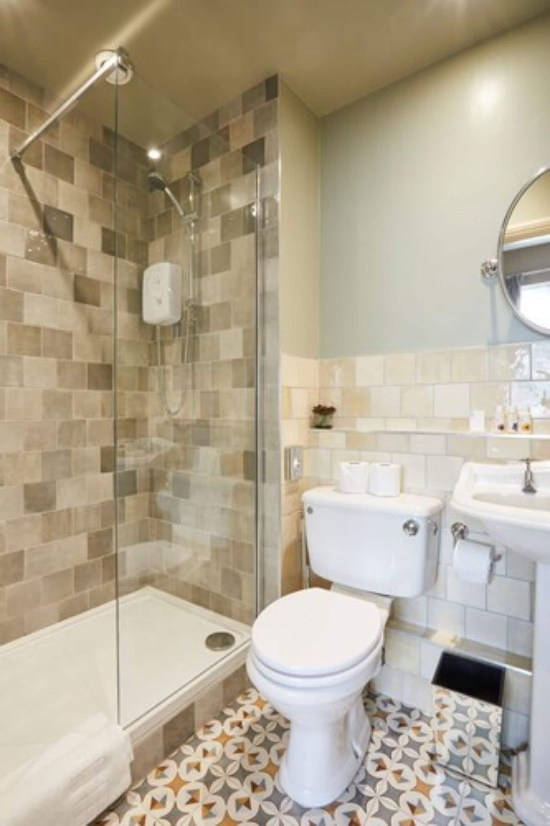 Værelse | Badeværelse | Bruser, designertoiletartikler, hårtørrer, badekåber