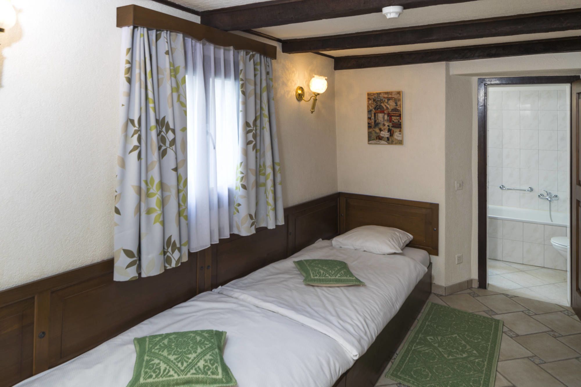 in-room safe, desk, free wifi, bed sheets