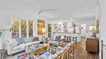 Smart-TV, peis, bøker og musikkbibliotek