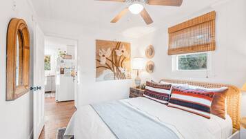 3 bedrooms, iron/ironing board, Internet, bed sheets