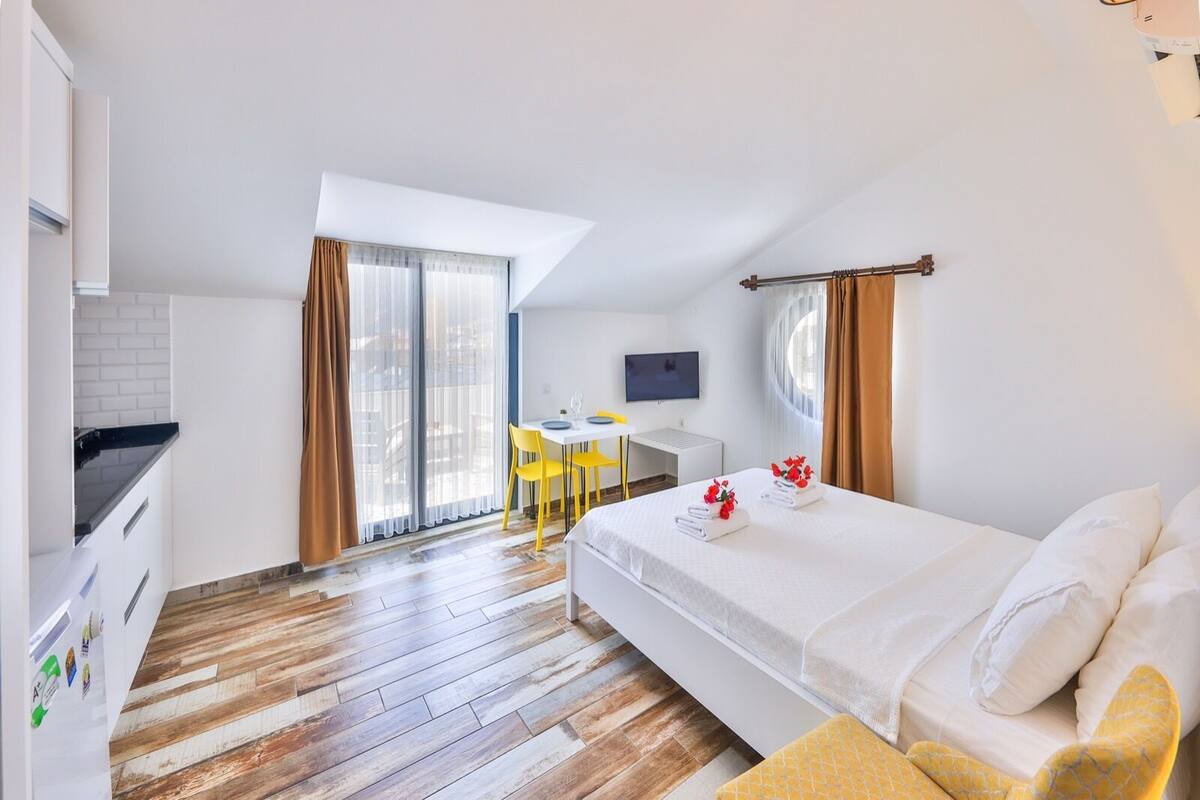 Panoramic Studio, 1 Double Bed, Non Smoking, Sea View | Desk, laptop workspace, soundproofing, iron/ironing board (on request)