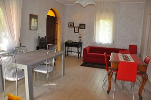 Interior - Villa Rahal (Racalmuto)