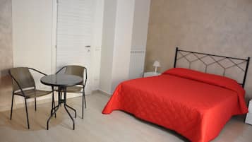 Double Room | Desk, blackout drapes, soundproofing, free WiFi