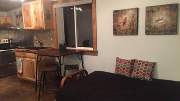 1 chambre, fer et planche à repasser, Wi-Fi, draps fournis