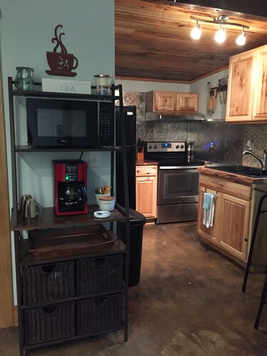 Private Studio w/ Kitchen and Patio