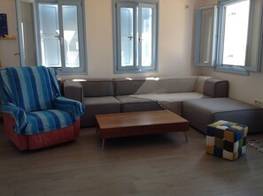 Toys - Kastraki Dream near the beach (Naxos)