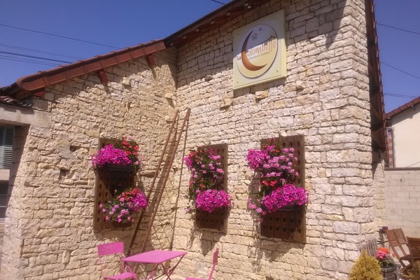 Façana frontal de l'allotjament