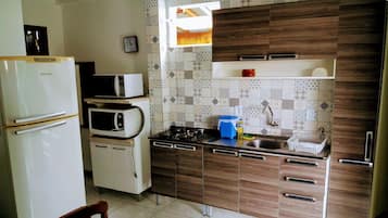 Chalet Classique | Cuisine privée | Micro-ondes, four, plaque de cuisson