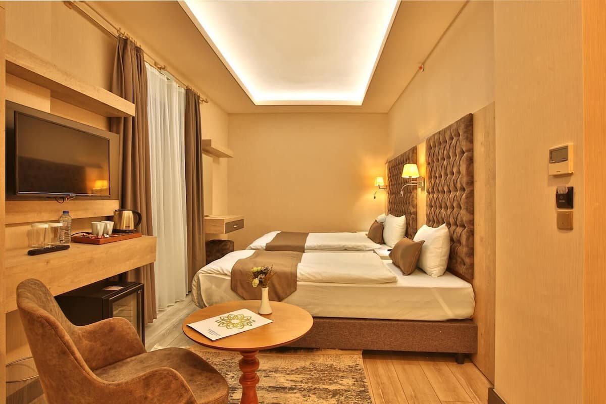 standard twin room | minibar, soundproofing, iron/ironing board, free wifi