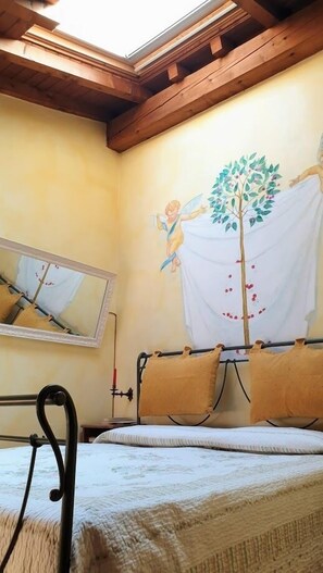 Double Room, Shared Bathroom | Minibar, soundproofing, cribs/infant beds, free WiFi - The Queen Tower (Desenzano del Garda)