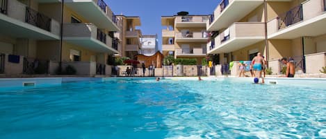 Seasonal outdoor pool