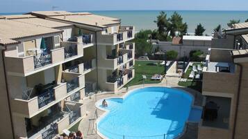 Piscina stagionale all'aperto