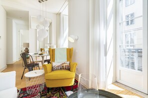 Superior Apartment, 1 Bedroom | Living room | 32-inch flat-screen TV with cable channels, TV - Gonzalo's Guest Apartments - Luxury Baixa (Lisbon)
