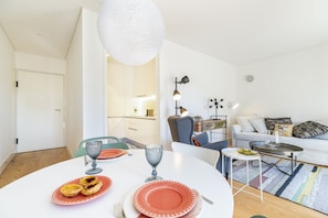 Exclusive Apartment, 1 Bedroom | In-room dining