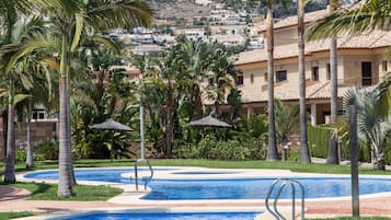 Indoor pool, outdoor pool
