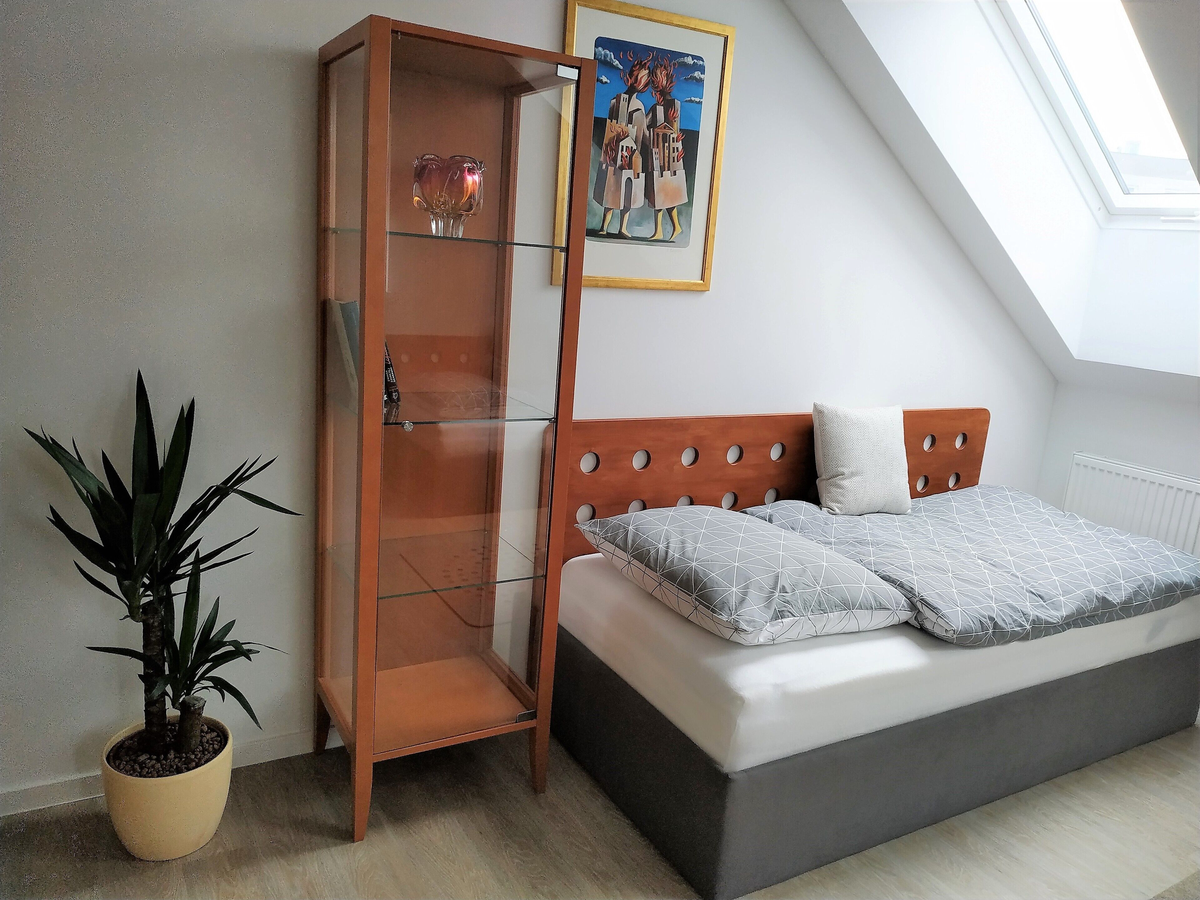 2 Schlafzimmer, Schreibtisch, Bügeleisen/Bügelbrett, Reisekinderbett