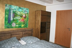 2 bedrooms, desk, iron/ironing board, travel cot