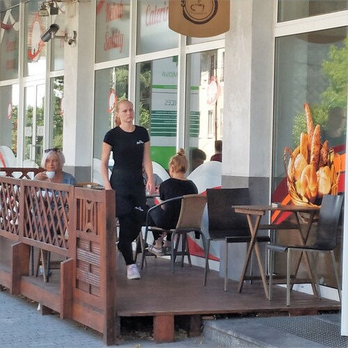 ★ artistic ★ spacious ★ air-conditioned ★ patio ★ terrace ★ free parking