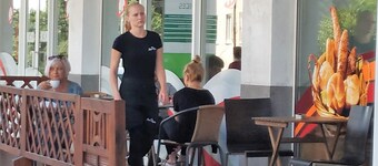 ★ artistic ★ spacious ★ air-conditioned ★ patio ★ terrace ★ free parking