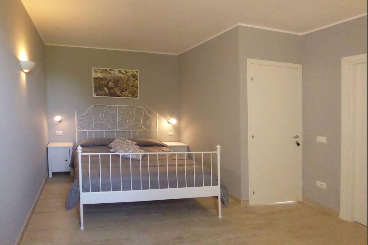 Surmatelas, bureau, lits bébé (en supplément)