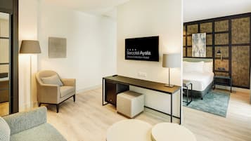 Suite Junior | 1 chambre, couette en duvet d'oie, minibar