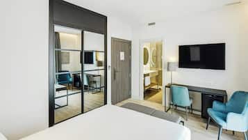 Daunenbettdecken, Minibar, Zimmersafe, Schreibtisch
