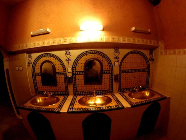 Bathroom - La Kasbah du M'goun (Tabant)