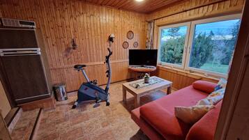 Smart-TV, DVD-Player, Tischtennisplatte