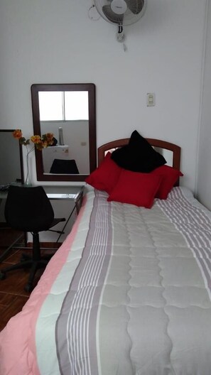 Appartamento Basic | Copriletto in piuma, materassi in memory foam, Wi-Fi gratuito