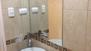 Basic Apartment | Bathroom - Berlin (Tacna)
