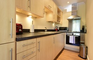 Apartment | Private kitchen | Fridge, microwave, oven, stovetop - Nunnery Fields (Canterbury)