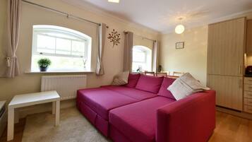Apartment | Living area | Flat-screen TV