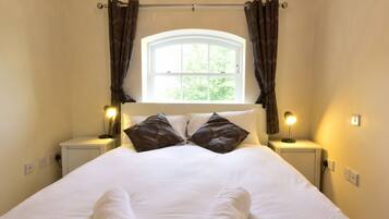 Apartment | Iron/ironing board, free WiFi, bed sheets