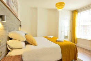 Iron/ironing board, free WiFi, bed sheets