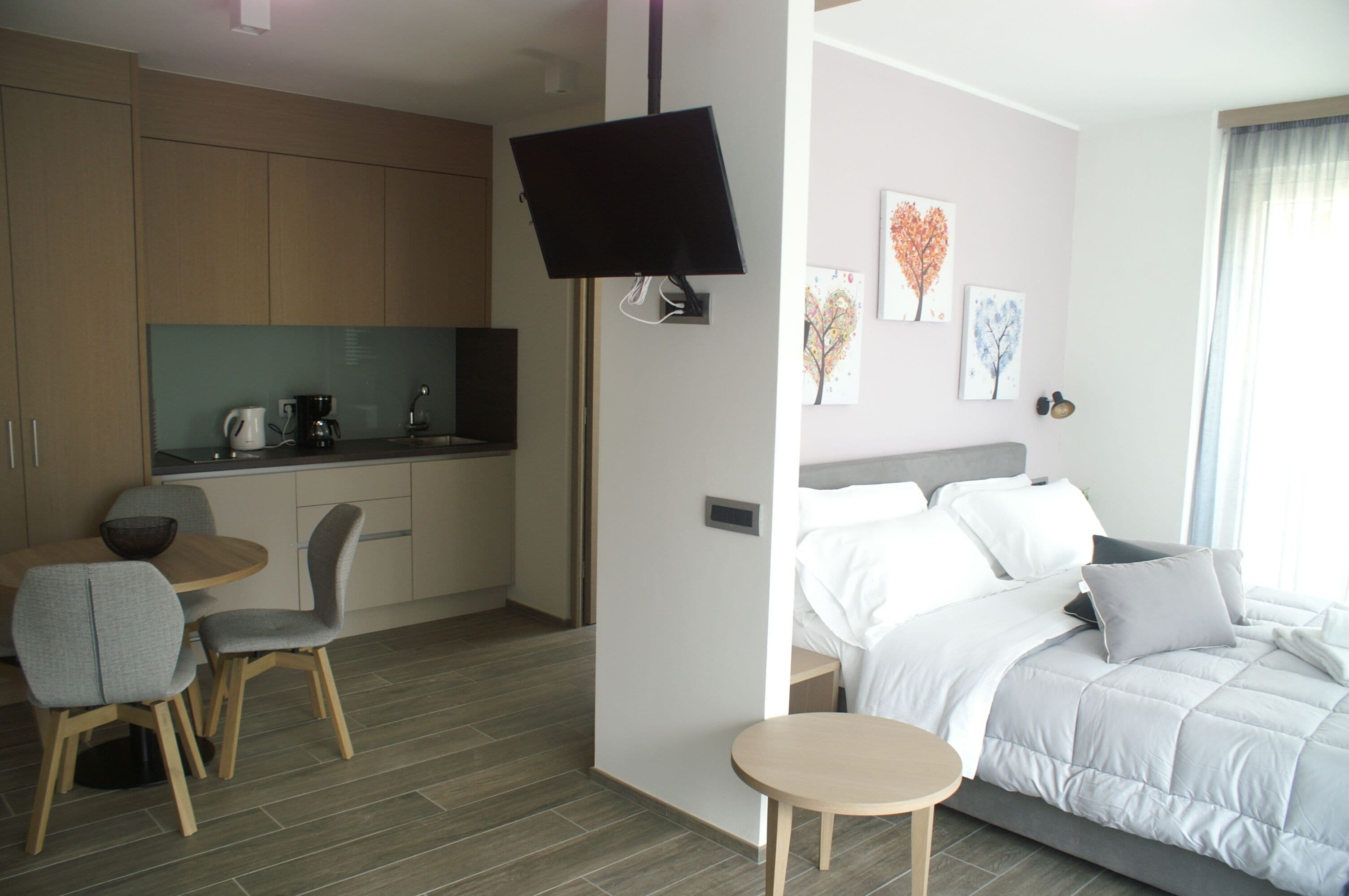 Apartment (Malva) | Hochwertige Bettwaren, Daunenbettdecken, Pillowtop-Betten, Zimmersafe