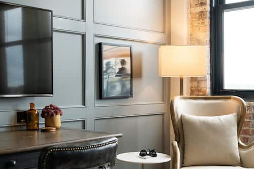 Egyptian cotton sheets, premium bedding, pillowtop beds, minibar