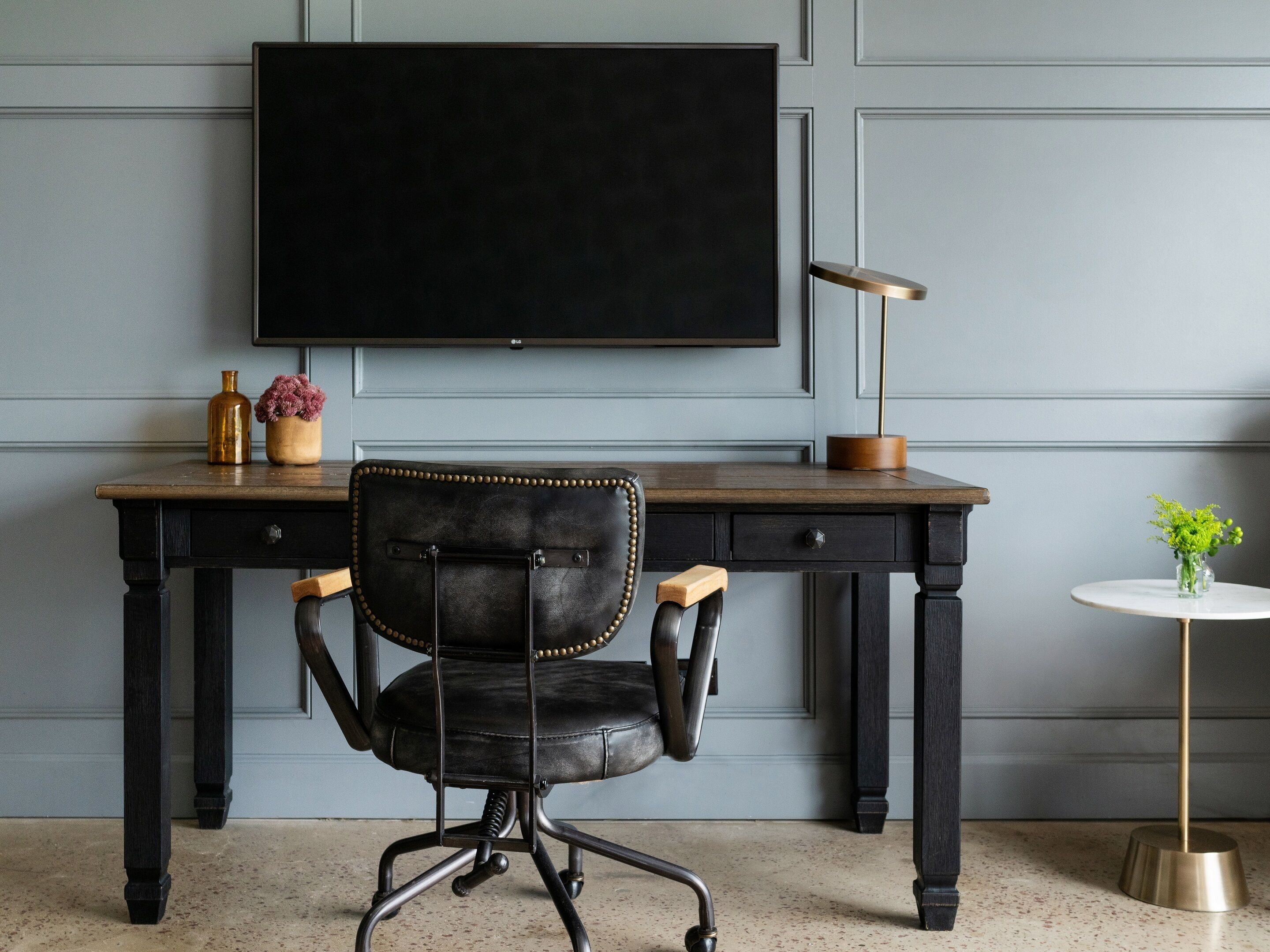 egyptian cotton sheets, premium bedding, pillow-top beds, minibar