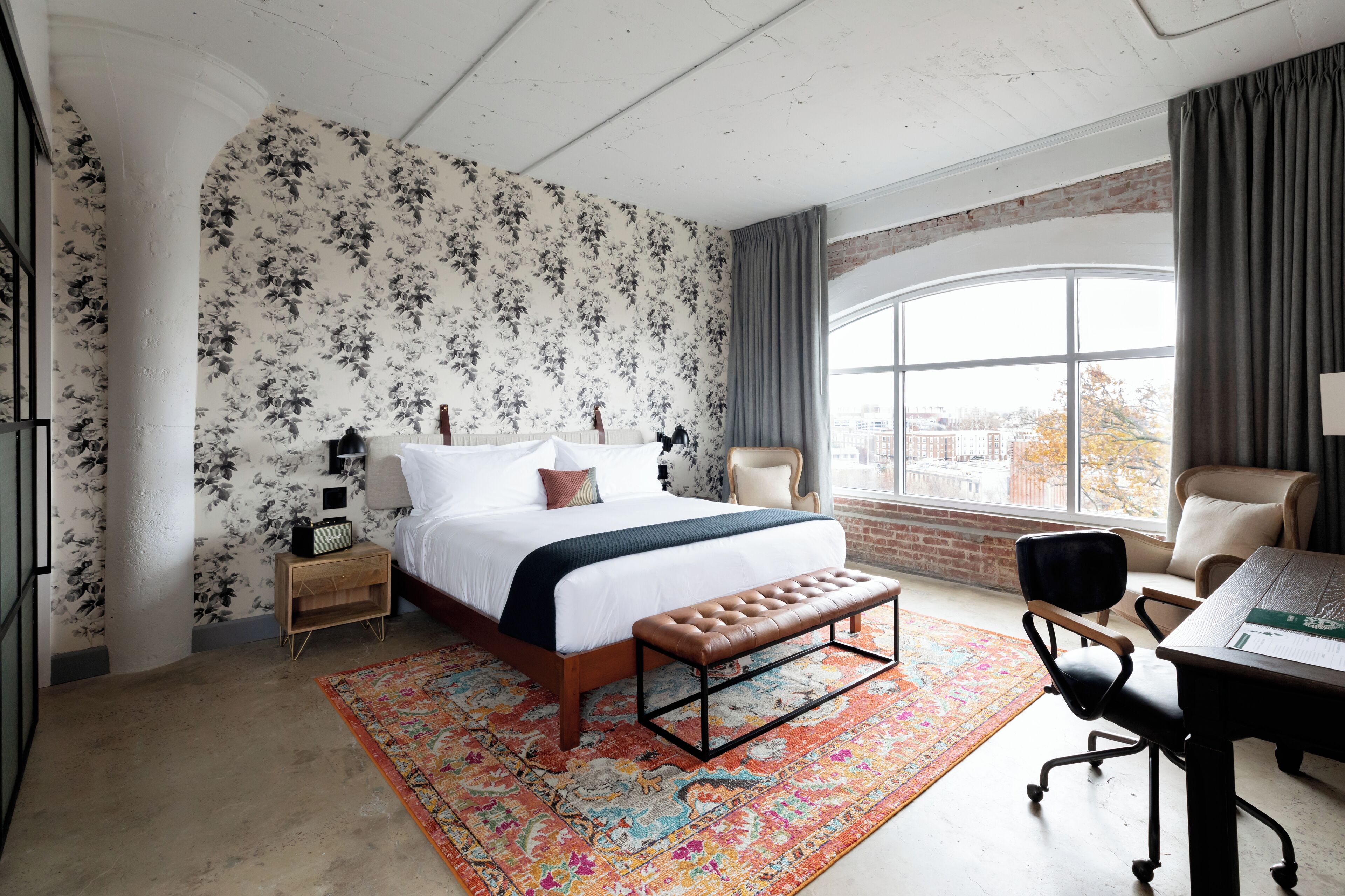 Egyptian cotton sheets, premium bedding, pillowtop beds, minibar