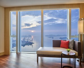 Ropa de cama hipoalergénica, cubrecamas y minibar 