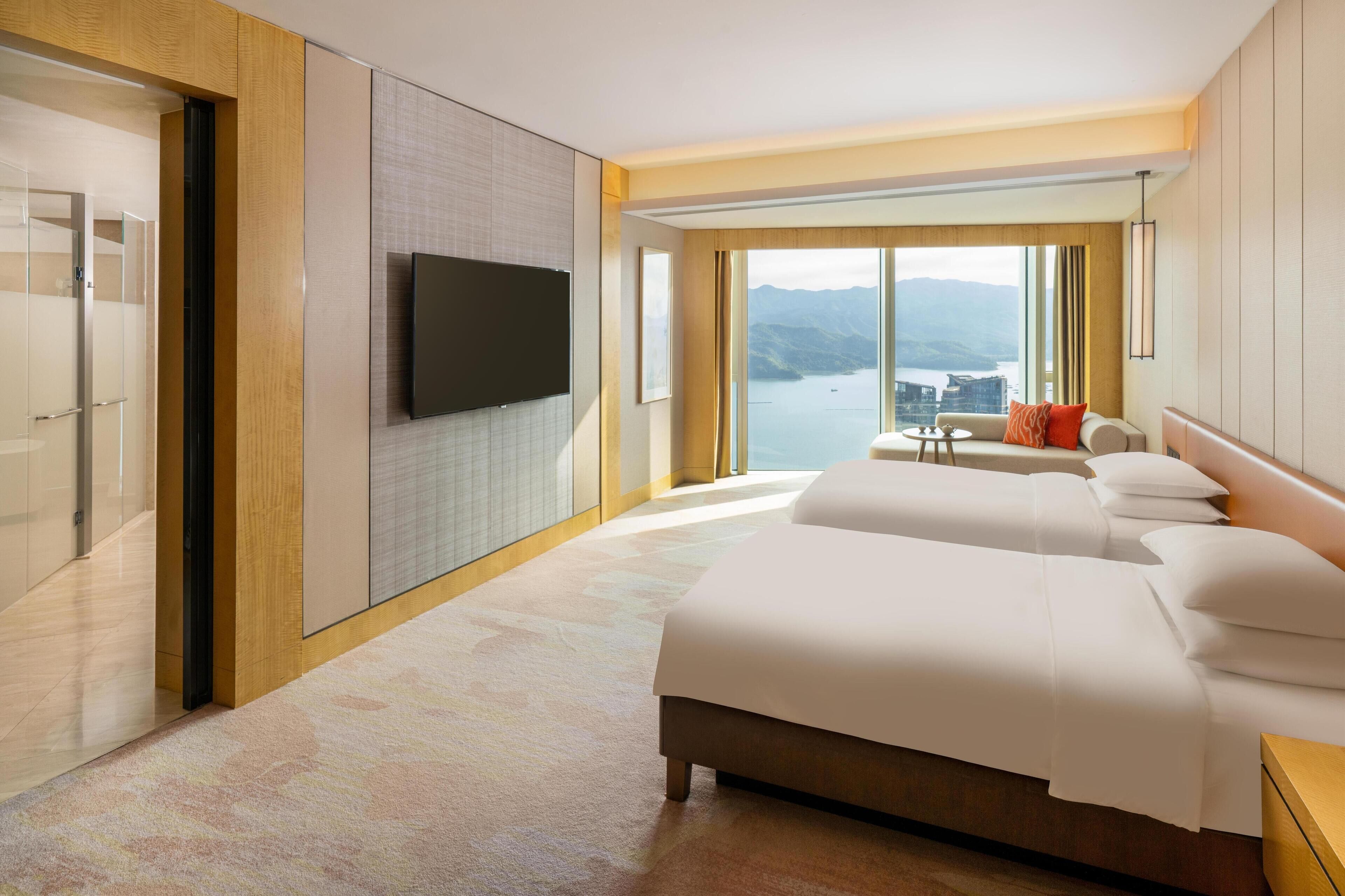 华丽客房, 2 张单人床, 海洋景观 | 防过敏的被褥、羽绒被、迷你吧、客房内保险箱