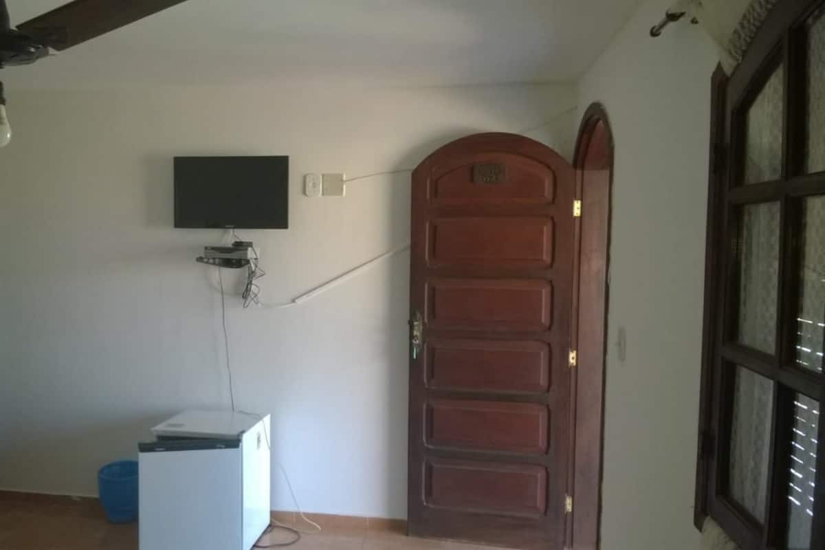 1 habitación, minibar, wifi gratis y ropa de cama