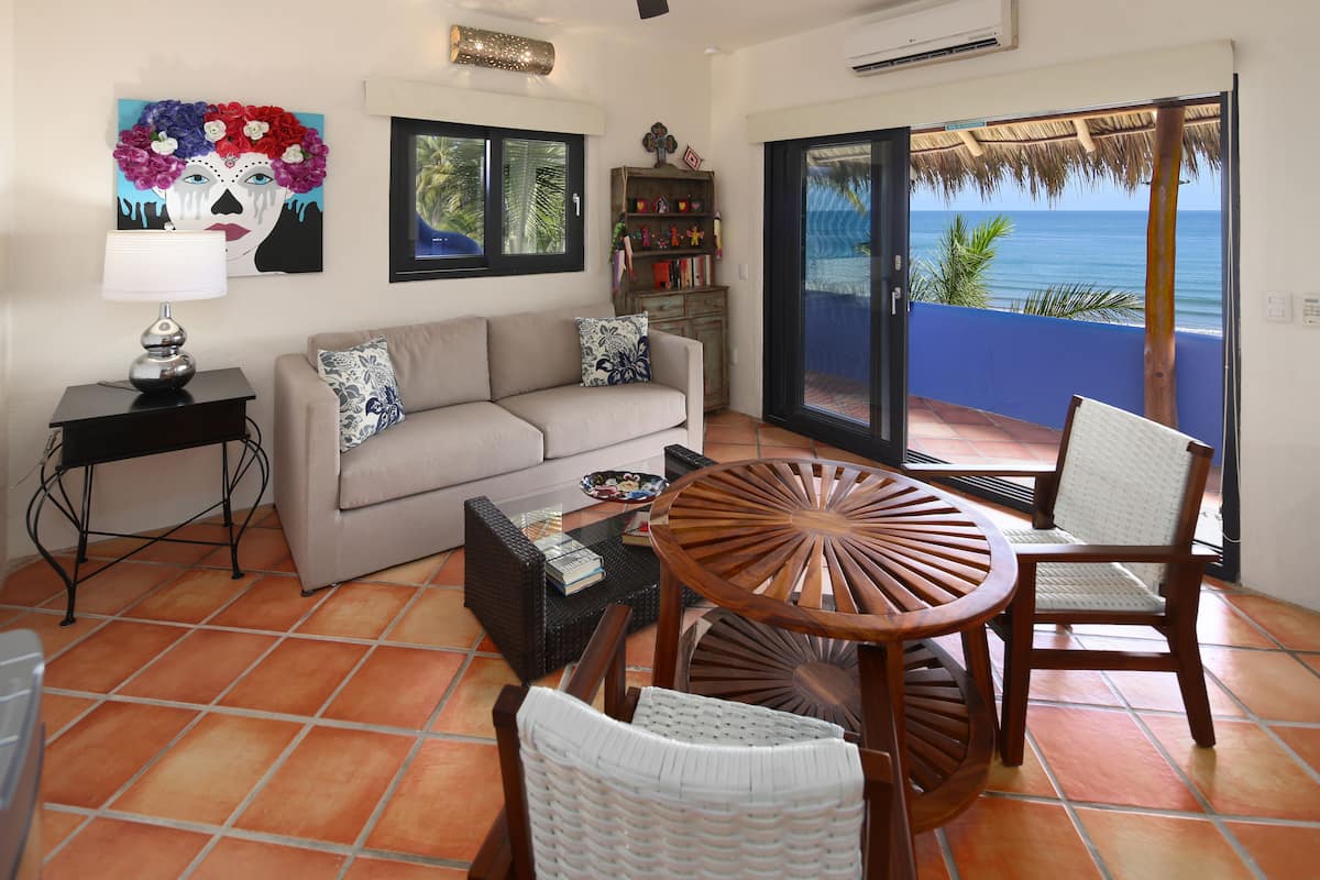 Casita #8 Ocean View | In-room safe, iron/ironing board, free WiFi, bed sheets