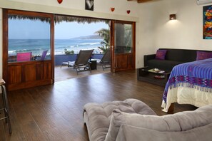 Casita #7 Ocean View | ตู้นิรภัยในห้องพัก, เตารีด/โต๊ะรีดผ้า, Wi-Fi ฟรี, ผ้าปูที่นอน