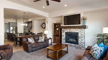 Townhome, 4 Bedrooms | Living area