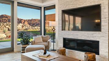 Ferienhaus, 3Â Schlafzimmer | Wohnbereich | 50-Zoll-Flachbildfernseher mit Kabelempfang, Smart-TV